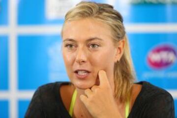 BRISBANE, AUSTRALIA - ENERO 03: Maria Sharapova habla con los medios en el Queensland Tennis Centre, en el marco del Brisbane International 2015.