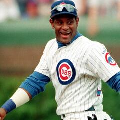 Sammy Sosa pide perdón a los Cubs y a los aficionados; el equipo le responde