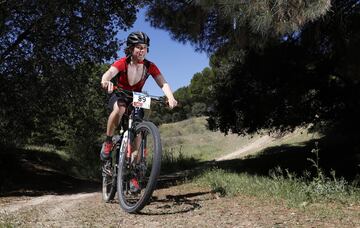 El circuito Du Cross Series cerró con nota la primera etapa de la temporada celebrando el décimo aniversario de duatlones en la localidad de Villanueva de la Cañada. La prueba congregó a cerca de 250 participantes entre los que destacaron los madrileños A