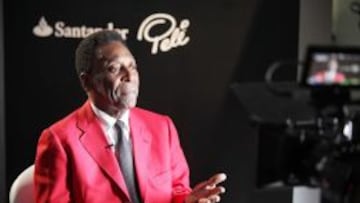 Pel&eacute; en el acto organizado por el Banco Santander para conmemorar su renovaci&oacute;n como embajador de la entidad espa&ntilde;ola.