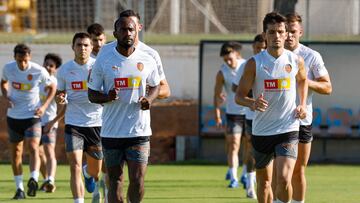 10/10/23
ENTRENAMIENTO DEL VALENCIA CF - FOULQUIER - GUILLAMON