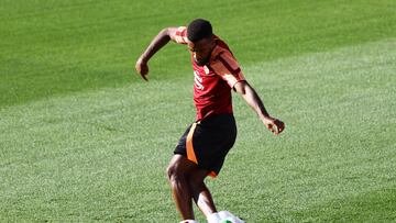 Soccer Football - Champions League - Atletico Madrid Training - Ciudad Deportiva Wanda Atletico de Madrid, Madrid, Spain - September 6, 2022 Atletico Madrid's Thomas Lemar during training REUTERS/Violeta Santos Moura