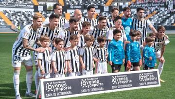 Los jugadores del Badajoz denuncian su cr¨ªtica situaci¨®n