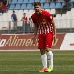 El Almería continúa negociando la venta de José Ángel Pozo