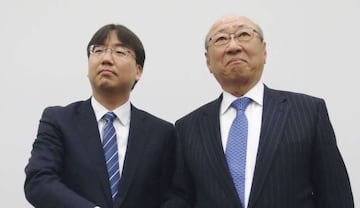 Shuntaro Furukawa (izquierda) y Tatsumi Kimishima (derecha) el día en que se anunció el cambio de presidencia / 2018