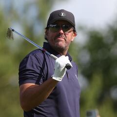 Why was journalist Alan Shipnuck removed from Phil Mickelson’s LIV Golf press conference?