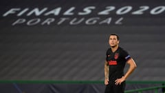 Soccer Football - Champions League - Quarter Final - RB Leipzig v Atletico Madrid - Estadio Jose Alvalade, Lisbon, Portugal - August 13, 2020  Atletico Madrid&#039;s Jose Gimenez looks dejected after the match, as play resumes behind closed doors followin