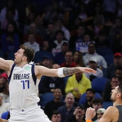 Nuevo récord NBA para Doncic, esta vez en triples, y victoria