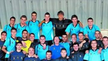 <b>UNA PIÑA. </b>Los jugadores del Alcorcón están haciendo historia en el club amarillo.