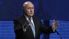 Blatter: "La pirámide de la FIFA está en peligro"