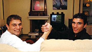 <B>PULSO</B>. Joaquín y Reyes, dos canteranos, serán las principales armas del Betis y el Sevilla en el derby.