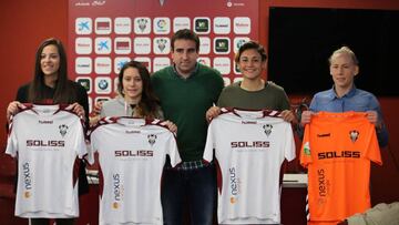 Presentaci&oacute;n de las cuatro jugadoras del Fundaci&oacute;n Albacete.