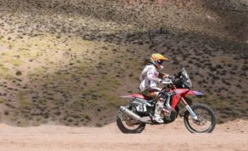 La piloto española Laia Sanz Pla-Giribert del equipo Team HRC, en acción durante el comienzo de la décima etapa del rally Dakar 2015 entre Calama (Chile) y Salta (Argentina) el  miércoles 14 de enero de 2015, en la localidad de Susques, Jujuy (Argentina). El rally Dakar se disputa entre el 4 y el 17 de enero pasando por tres países, Argentina, Chile y Bolivia. 