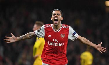 El Real Madrid le cedió al equipo inglés entre 2019 y 2021. Disputó un total de 77 encuentros en los que anotó tan solo dos goles. Consiguió una FA Cup.