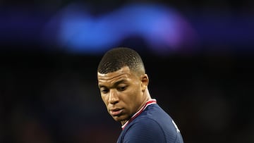 Barcelona target audacious Mbapp&eacute; steal from Real Madrid