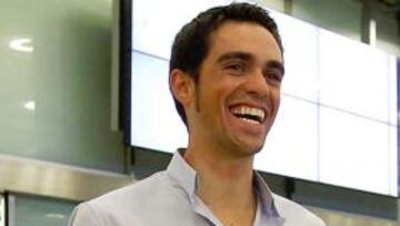 <b>OPTIMISTAS. </b>Alberto y Fran Contador, a su regreso el lunes a Madrid.