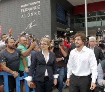 Fernando Alonso en la presentación de su Museo en Asturias.