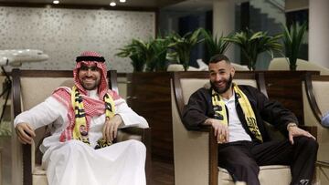 Benzema, minutos antes de ser presentado con Al Ittihad.