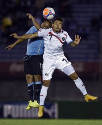 Uruguay y Costa Rica se enfrentaron esta noche en Montevideo, en un duelo que terminó igualado 3-3.