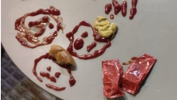 Van a un restaurante, terminan haciendo dibujos con las salsas en las mesas y se hace viral al momento: “Qué divertido...”