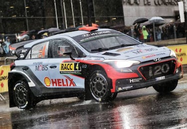 Ott Tanak, primer lder del rally bajo el diluvio de Barcelona