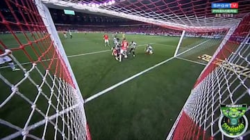 ¡Qué hiciste Fabiano! El gol en contra más ridículo...