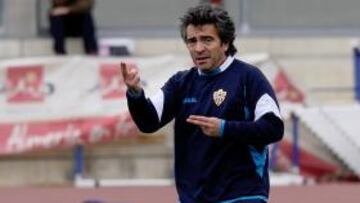 <b>ILUSIONADO. </b>Juanma Lillo está muy cerca de firmar su renovación con el Almería.