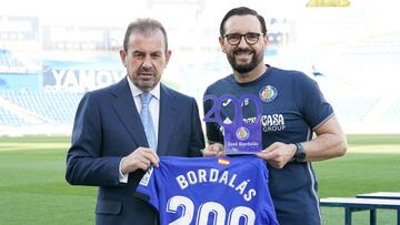 Ángel Torres agasaja a Bordalás