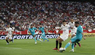 2-1. Rodrygo marca el primer gol tras una asistencia de Dani Carvajal.