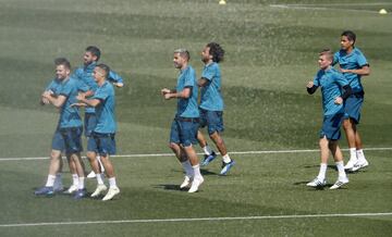 Theo Hernández, Marcelo, Kroos, Varane, Lucas, Nacho e Isco. 