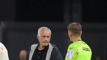 UDINE, ITALY - SEPTEMBER 04: AS Roma coach Jos¨¨ Mourinho during the Serie A match between Udinese Calcio and AS Roma at Dacia Arena on September 04, 2022 in Udine, Italy. (Photo by Luciano Rossi/AS Roma via Getty Images)