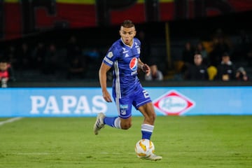 Millonarios venció a Independiente Santa Fe en el primer clásico bogotano del año en el Torneo ESPN jugado en el estadio El Campín de Bogotá. El partido terminó 3-1 y los goles fueron de Zapata, Ortíz, Del Valle y Torijano descontó para Santa Fe.