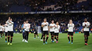 1x1 del Valencia: Cillessen para y Rodrigo asalta Stamford Bridge