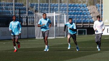 Militao y Nacho, en un entrenamiento del Real Madrid. 