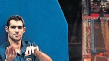 <b>SERENIDAD. </b>Iturbe guarda calma en la tormenta y pide unión a la plantilla estudiantil.