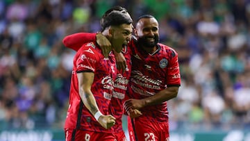 Anderson Duarte celebrates his goal 2-2 of Mazatlan during the 10th round match between Leon and Mazatlan FC as part of the Liga BBVA MX, Torneo Apertura 2025 at Nou Camp Stadium, on September 23, 2025 in Leon, Guanajuato, Mexico.
