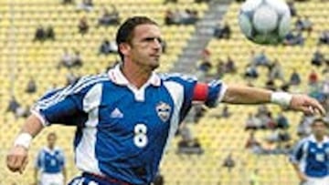 <B>HACIA EL EUROPEO</B>. Yugoslavia quiere lograr su pase al Europeo y Mijatovic será una pieza clave.