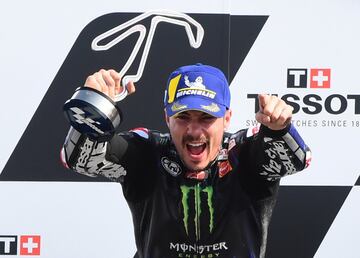 Maverick Viñales en el podio del Gran Premio de Emilia Romagna.