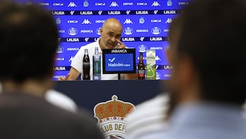 Gilsanz en la rueda de prensa de su despedida del Depor.