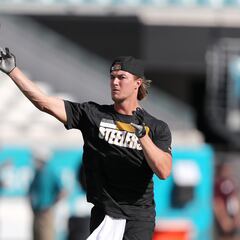 Sexagenario roba camioneta de Kenny Pickett, QB de los Steelers