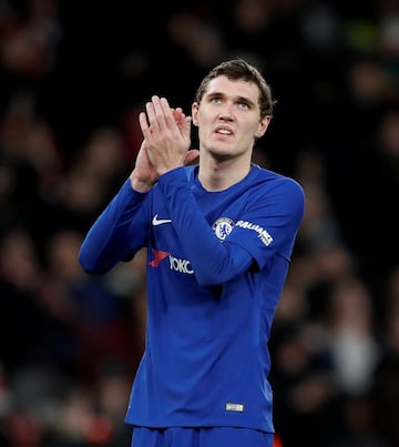 Defensa de 22 a?os. El dan¨¦s del Chelsea fue prioridad para el Barcelona durante el mercado de invierno, seg¨²n algunos medios catalanes, pero al final no se concret¨®. Sus grandes condiciones hacen que siga estando en la ¨®rbita del club blaugrana para reforzarse de cara a la pr¨®xima temporada.