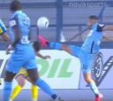 Control, sombrero y finta: el increíble golazo de Bryan Rabello en Grecia