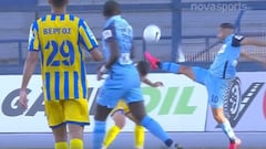 Control, sombrero y finta: el increíble golazo de Bryan Rabello en Grecia