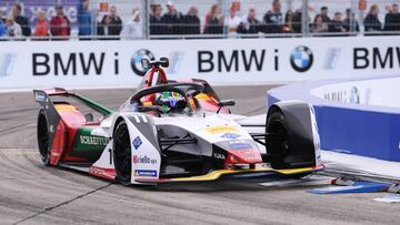 BERLIN, GERMANY - MAY 25: Lucas Di Grassi of Brasil driving the (11) Audi Sport ABT Schaeffler, Audi e-tron FE05 on track during the 2019 Berlin E-Prix at Tempelhof Airport on May 25, 2019 in Berlin, Germany. (Photo by Oliver Hardt/Getty Images)