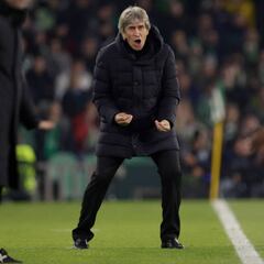 Pellegrini: “Sacan la falta 20 metros más adelante...”