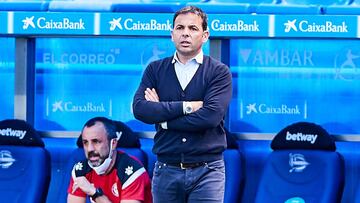 Javier Calleja, head coach of Deportivo Alaves, during the Spanish league, La Liga Santander, football match played between Deportivo Alaves and Levante UD at Mendizorroza stadium on May 08, 2021 in Vitoria, Spain.
 AFP7 
 08/05/2021 ONLY FOR USE IN SPAIN