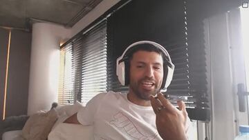 La llamada y el vacile de Agüero a Jordi Alba tras el partido