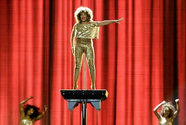 Why did Tina Turner move to Switzerland? When did she leave the US?
