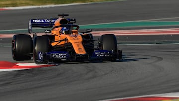 Carlos Sainz, McLaren MCL34. Barcelona, F1 2019).