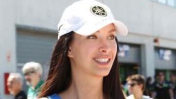 <b>Yamaha carbura. </b>Y no sólo la Yamaha de Lorenzo, sino Yamaha en general, de las motos a los pianos pasando por pilotos, mecánicos, azafas, animadoras y aficionados en general. Después de algunas hondas preocupaciones el equipo está que se sale, tal y como se puede apreciar en la fotografía que nos ilustra.